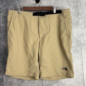The North Face Men's Paramount Trail Beige Belted Nylon Outdoor Short Size 38‎